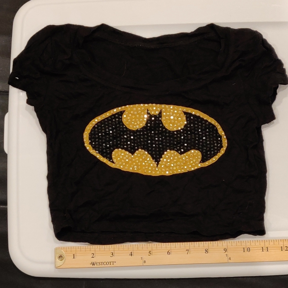 COPY - Batman logo crop top shirt sleeve